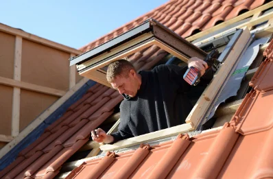Pose de fenêtres de toit Velux à Vézières